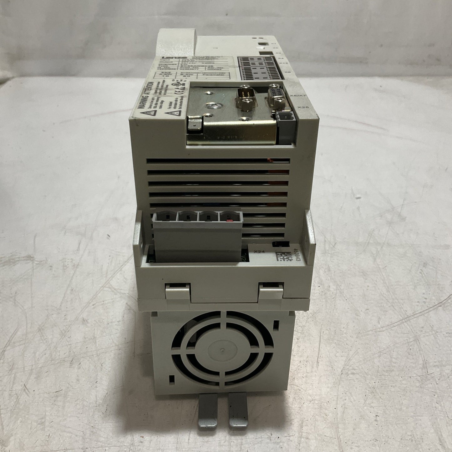 LENZE ECSEA008C4B DRIVE VARIABLE FREQUENCY CONTROLLER INVERTER XE25
