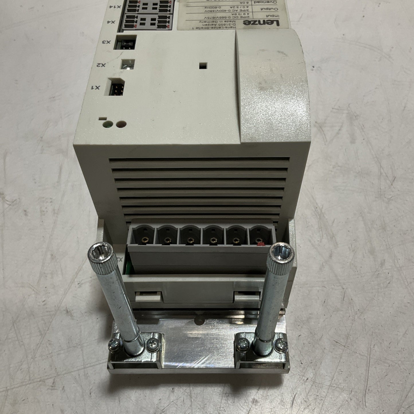 LENZE ECSCA008C4B DRIVE VARIABLE FREQUENCY CONTROLLER INVERTER XE25