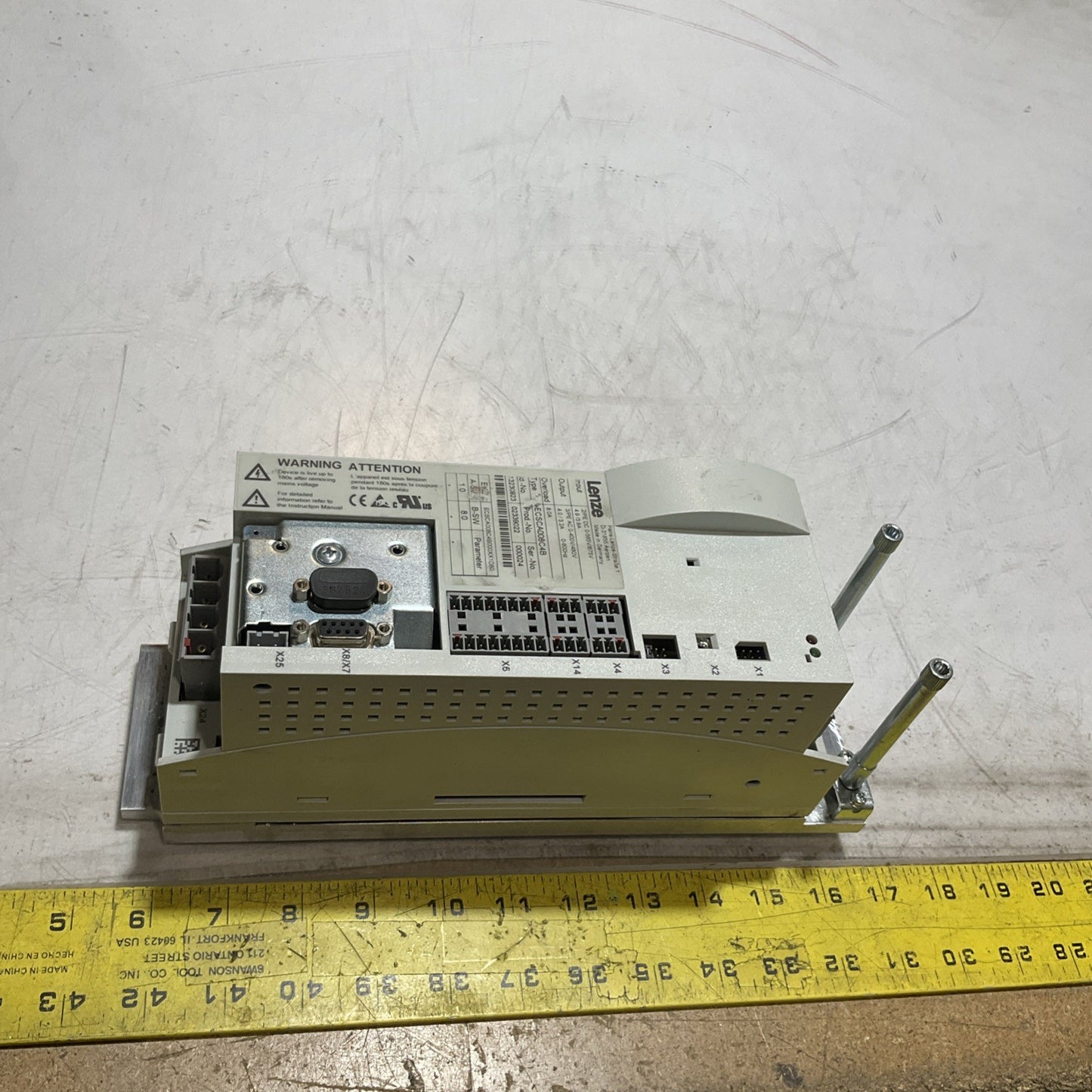 LENZE ECSCA008C4B DRIVE VARIABLE FREQUENCY CONTROLLER INVERTER XE25