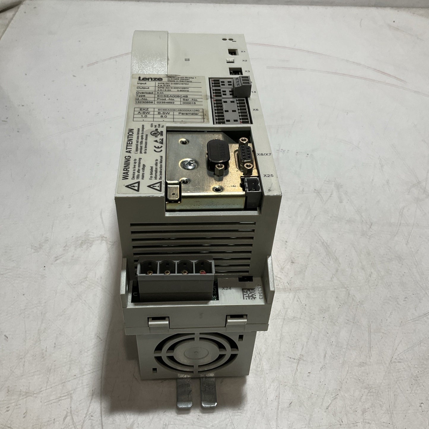 LENZE ECSEA008C4B DRIVE VARIABLE FREQUENCY CONTROLLER INVERTER XE25