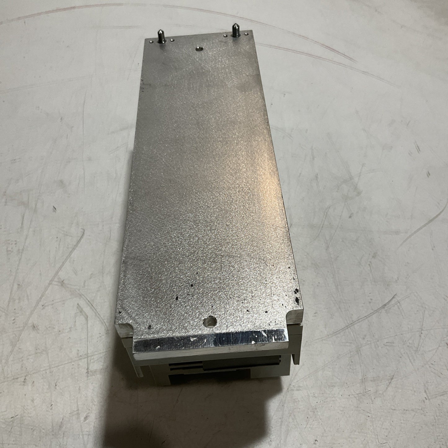 LENZE ECSCA008C4B DRIVE VARIABLE FREQUENCY CONTROLLER INVERTER XE25