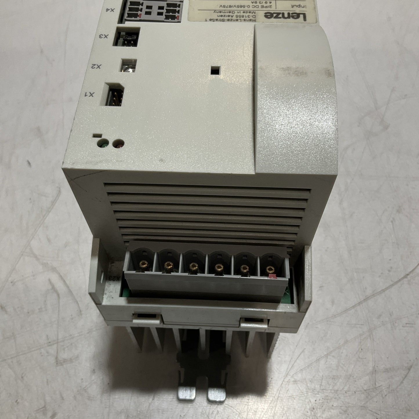 LENZE ECSEA008C4B DRIVE VARIABLE FREQUENCY CONTROLLER INVERTER XE25