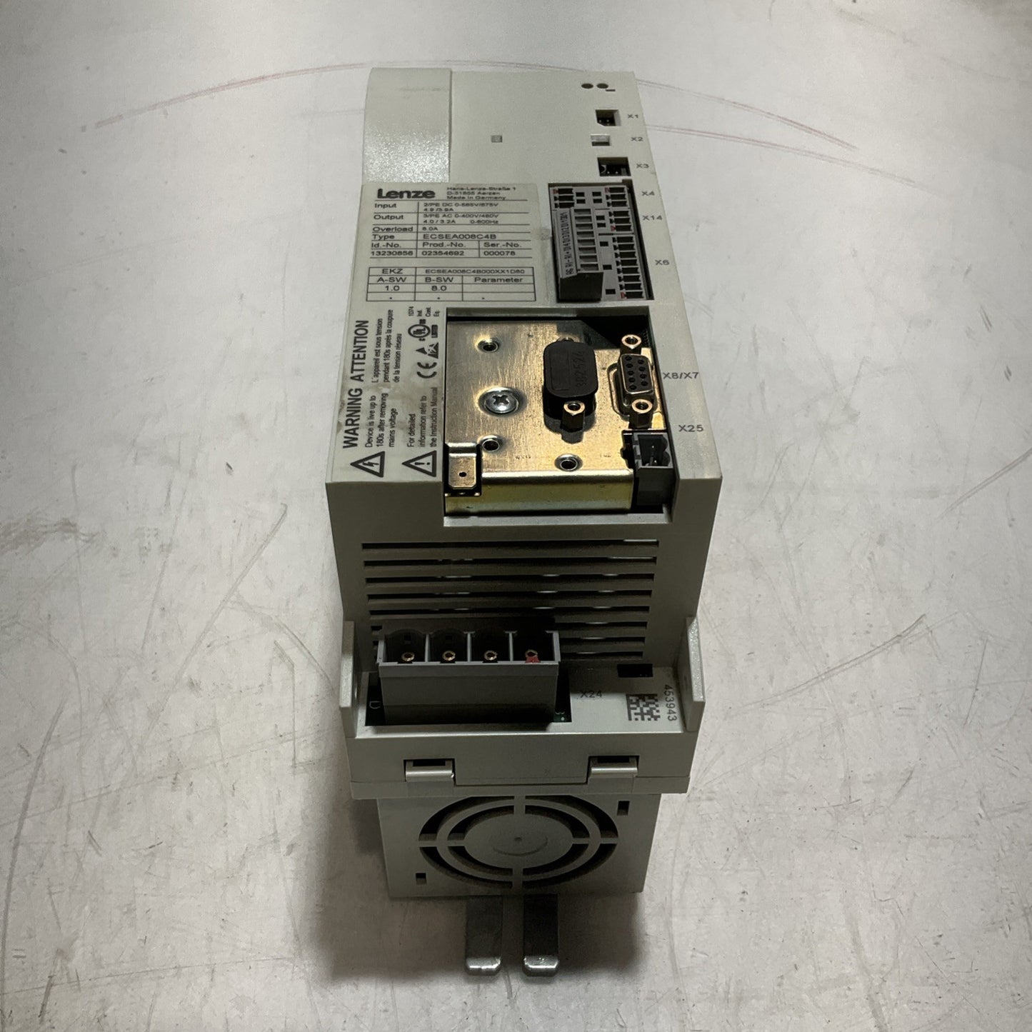 LENZE ECSEA008C4B DRIVE VARIABLE FREQUENCY CONTROLLER INVERTER XE25