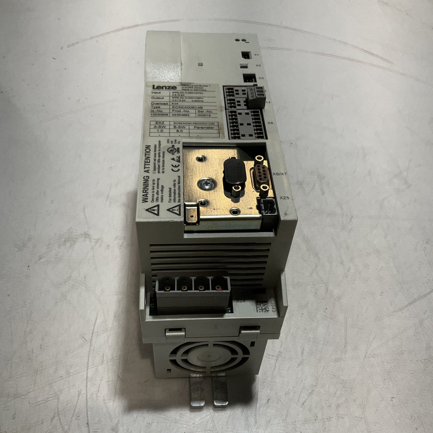 LENZE ECSEA008C4B DRIVE VARIABLE FREQUENCY CONTROLLER INVERTER XE25