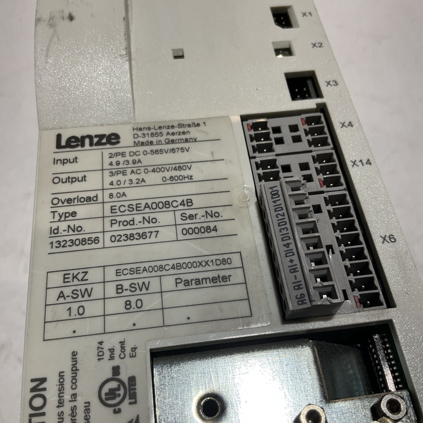 LENZE ECSEA008C4B DRIVE VARIABLE FREQUENCY CONTROLLER INVERTER XE25