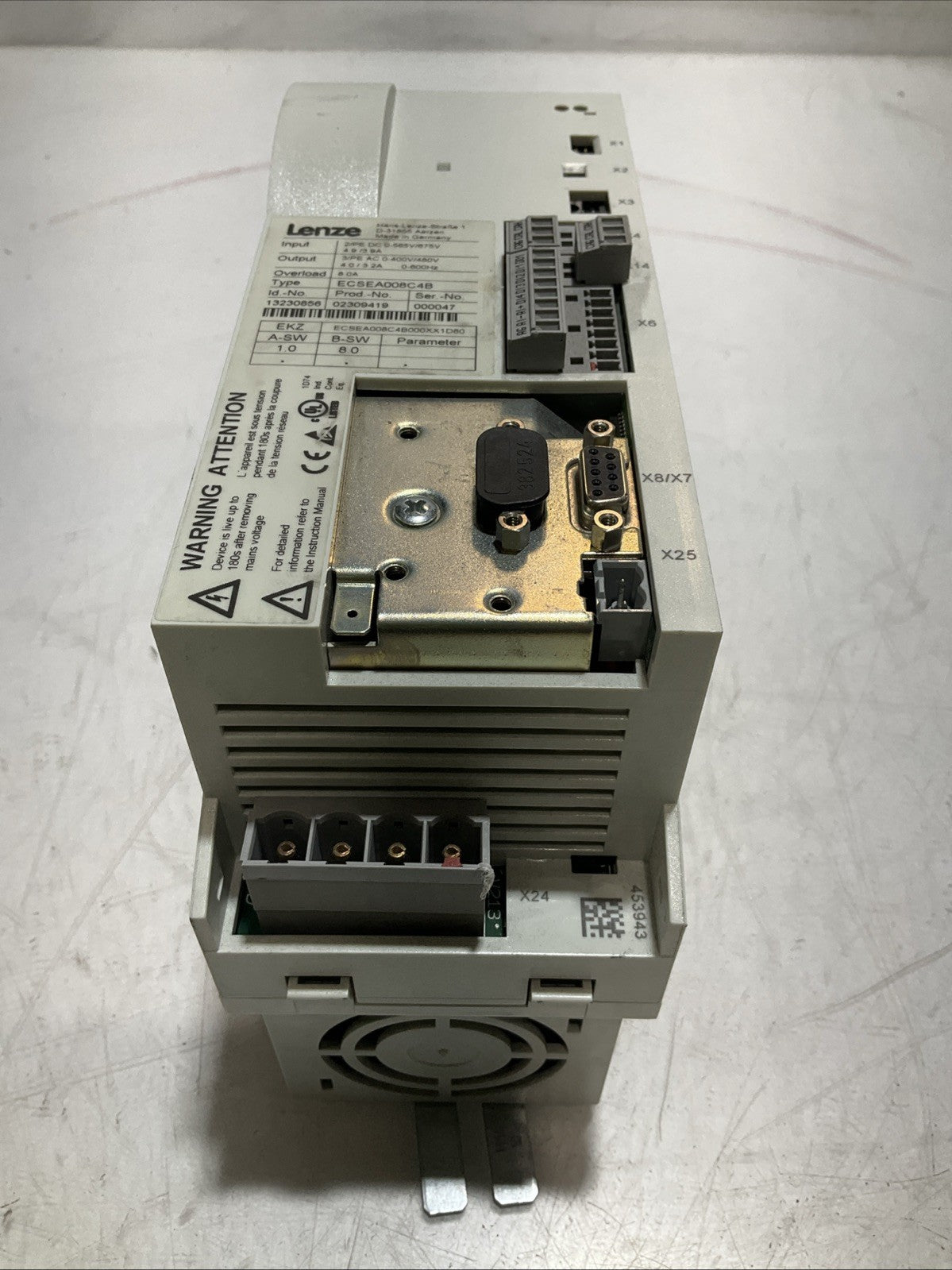 LENZE ECSEA008C4B DRIVE VARIABLE FREQUENCY CONTROLLER INVERTER XE25