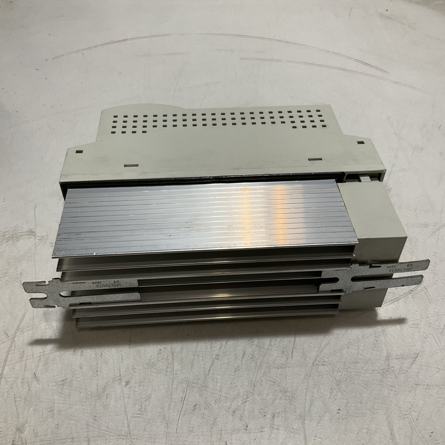 LENZE ECSEA008C4B DRIVE VARIABLE FREQUENCY CONTROLLER INVERTER XE25