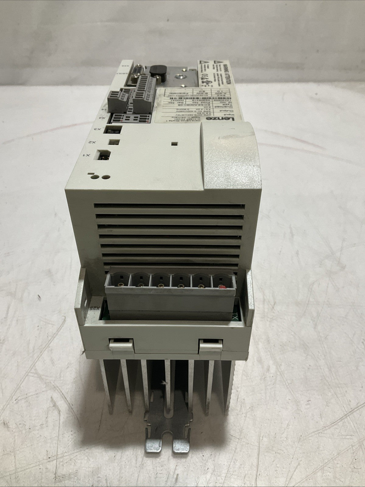 LENZE ECSEA008C4B DRIVE VARIABLE FREQUENCY CONTROLLER INVERTER XE25