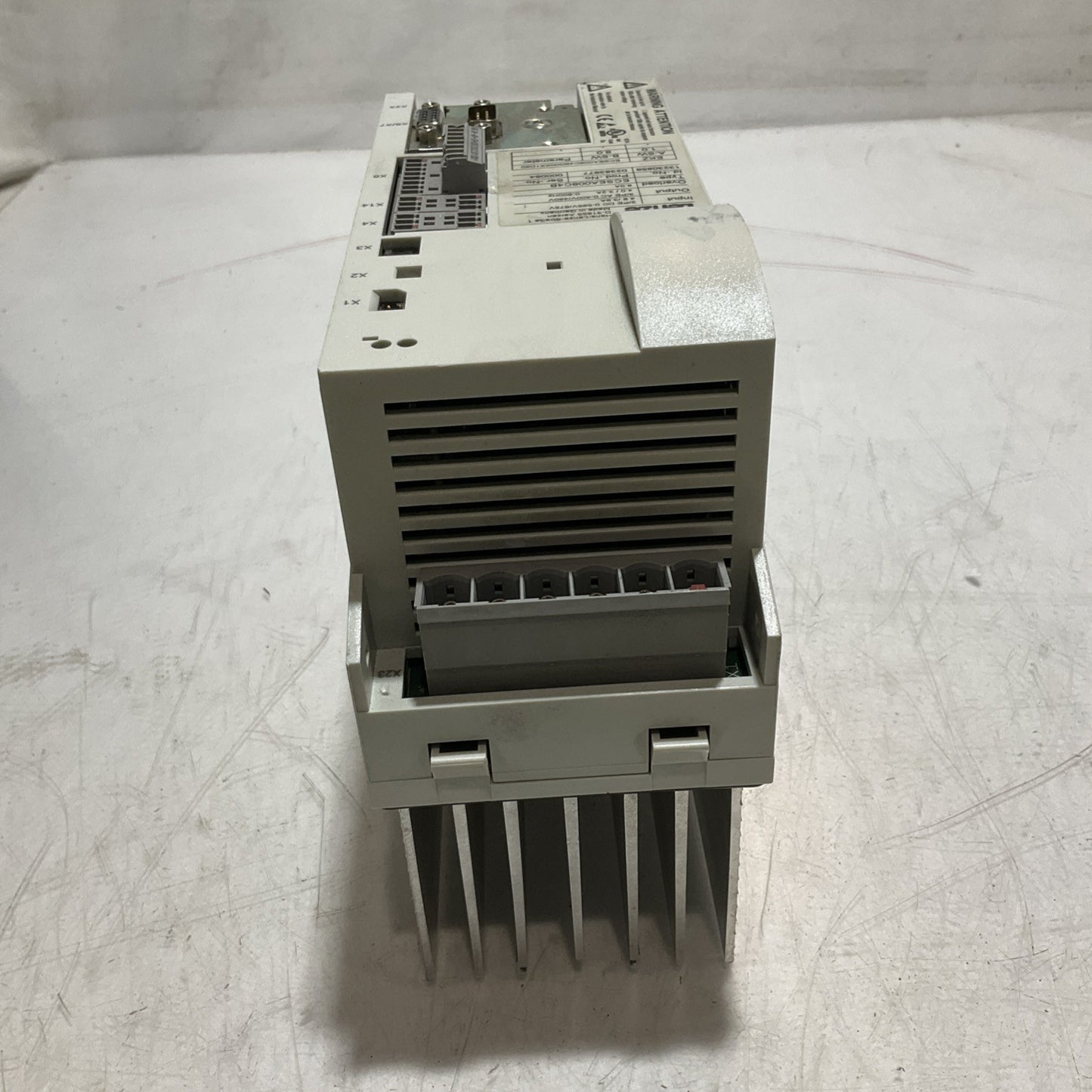 LENZE ECSEA008C4B DRIVE VARIABLE FREQUENCY CONTROLLER INVERTER XE25