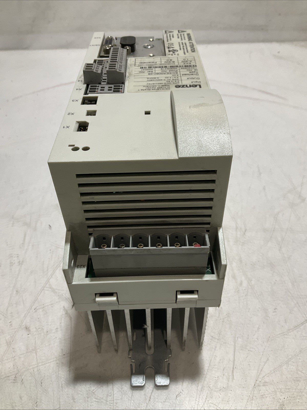 LENZE ECSEA008C4B DRIVE VARIABLE FREQUENCY CONTROLLER INVERTER XE25