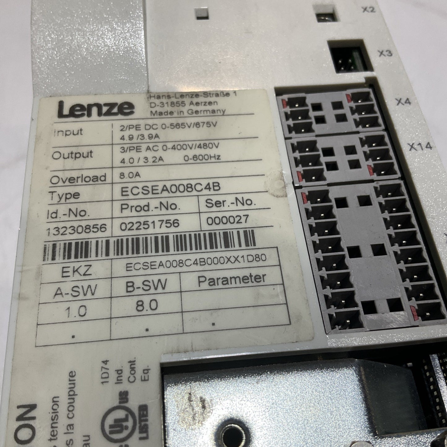 LENZE ECSEA008C4B DRIVE VARIABLE FREQUENCY CONTROLLER INVERTER XE25
