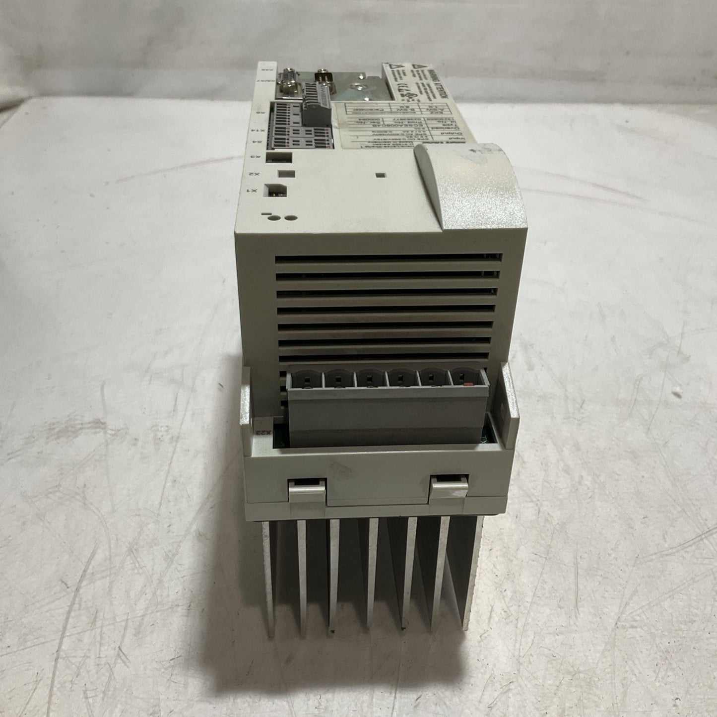 LENZE ECSEA008C4B DRIVE VARIABLE FREQUENCY CONTROLLER INVERTER XE25