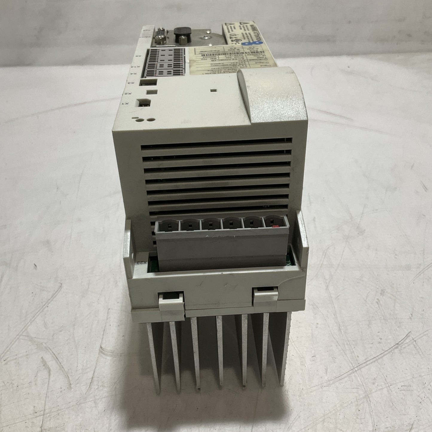 LENZE ECSEA008C4B DRIVE VARIABLE FREQUENCY CONTROLLER INVERTER XE25
