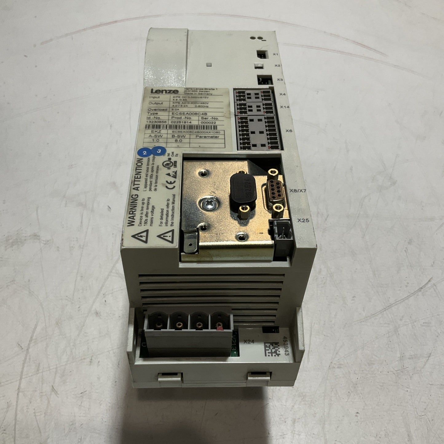 LENZE ECSEA008C4B DRIVE VARIABLE FREQUENCY CONTROLLER INVERTER XE25