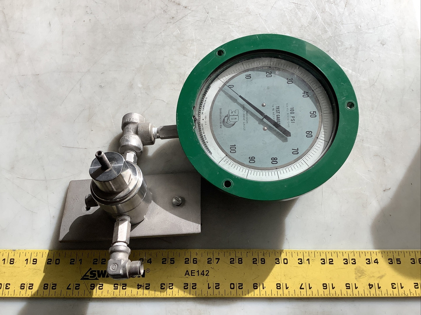 3D INSTRUMENTS 545-23A PRESSURE GAUGE 0-100PSI W/ GO 102850-B REGULATOR 476