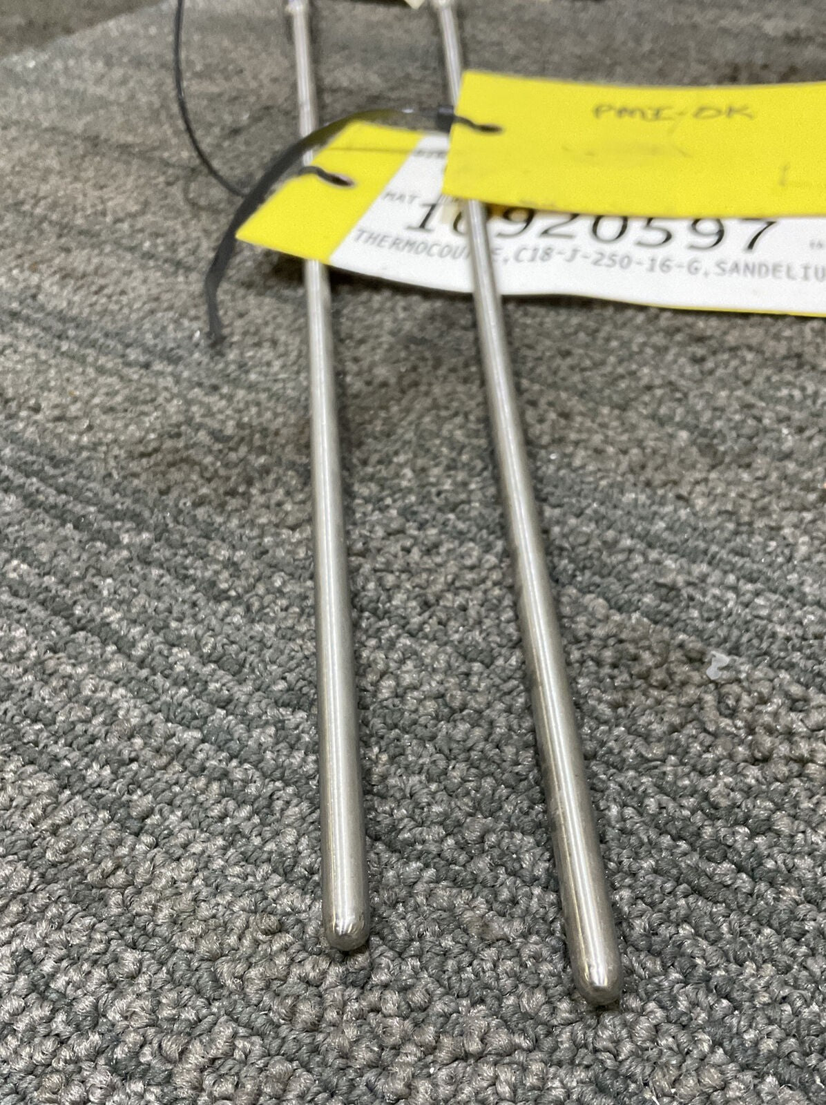 SANDELIUS C18-J-250-16-G THERMOCOUPLE 678 LOT OF 2