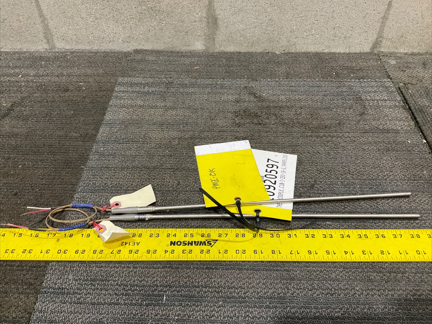 SANDELIUS C18-J-250-16-G THERMOCOUPLE 678 LOT OF 2