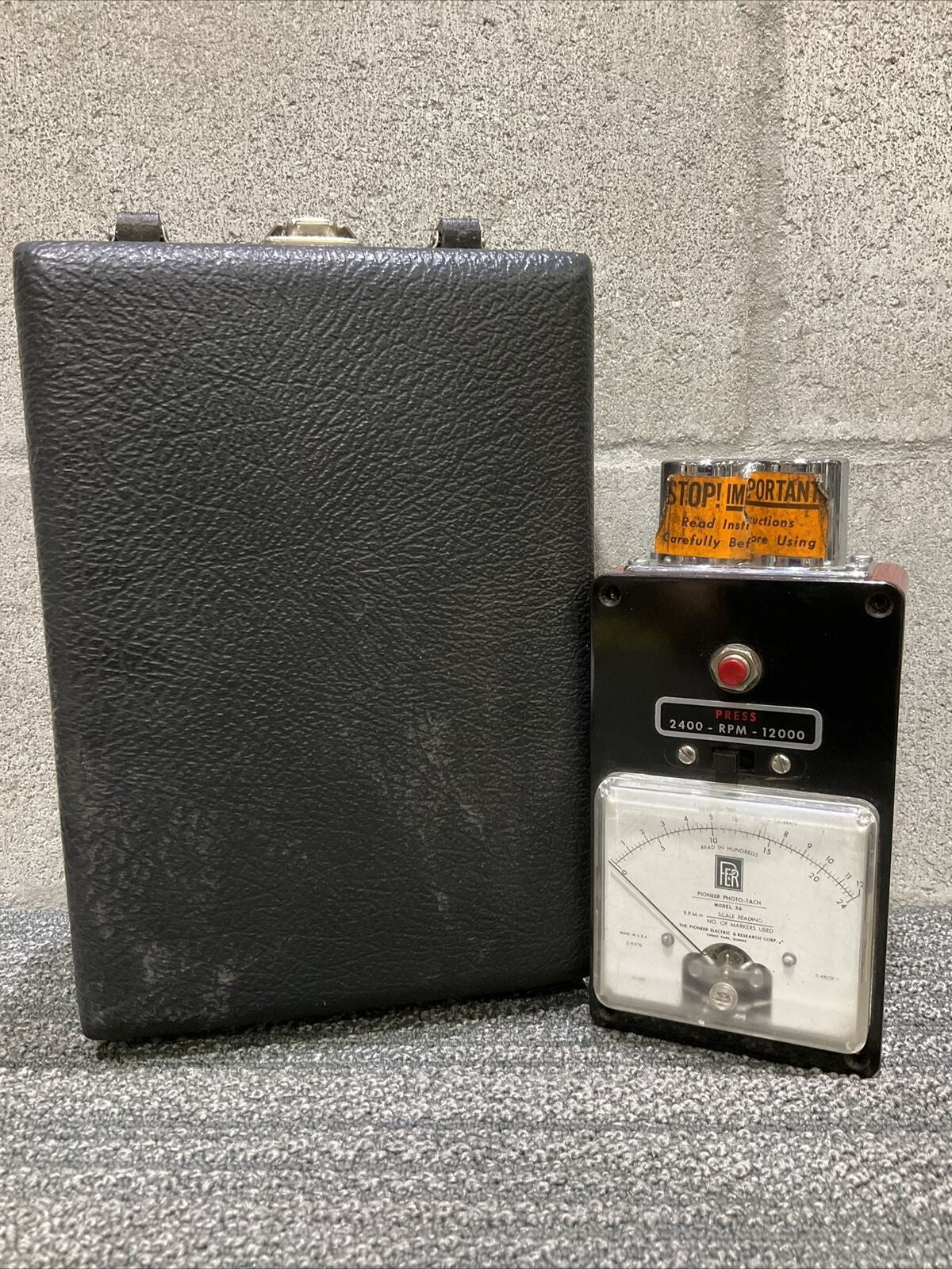 PIONEER MODEL 36 DT-36 PHOTOELECTRIC TACHOMETER 2400-RPM-12000 222