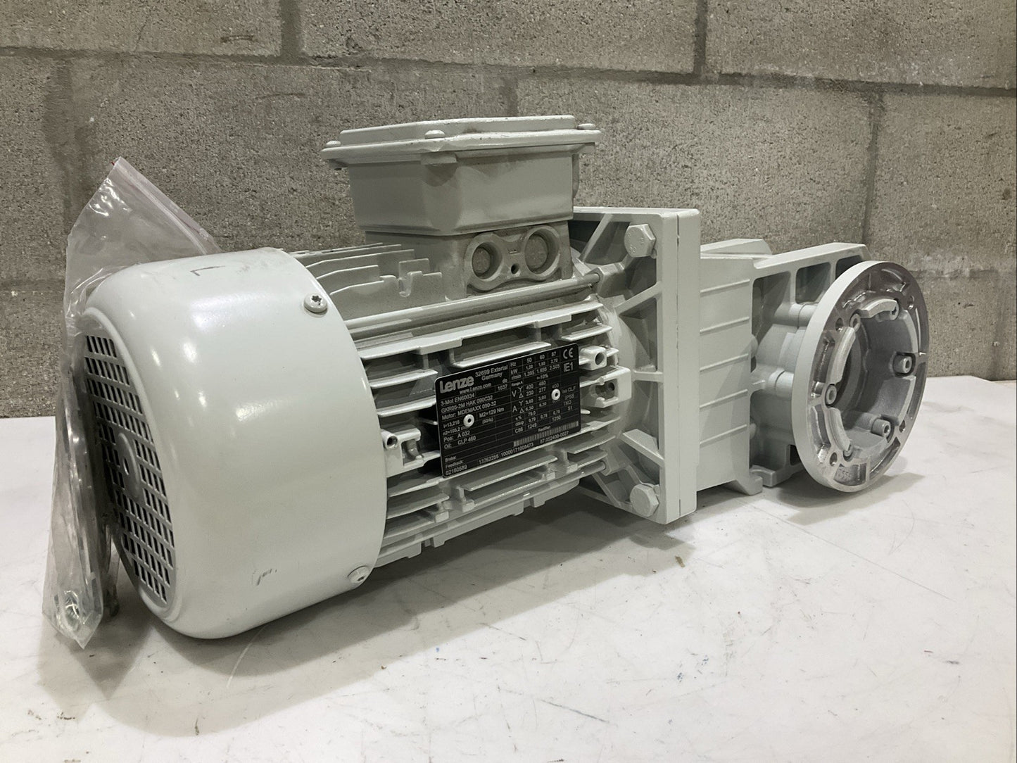 LENZE GKR05-2M HAK 090C32 MDEMAXX 090-32 BEVEL GEAR MOTOR U3S