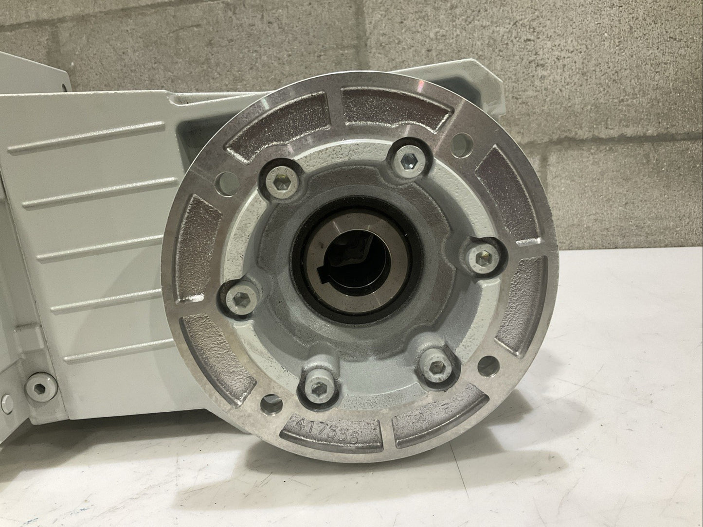LENZE GKR05-2M HAK 090C32 MDEMAXX 090-32 BEVEL GEAR MOTOR U3S