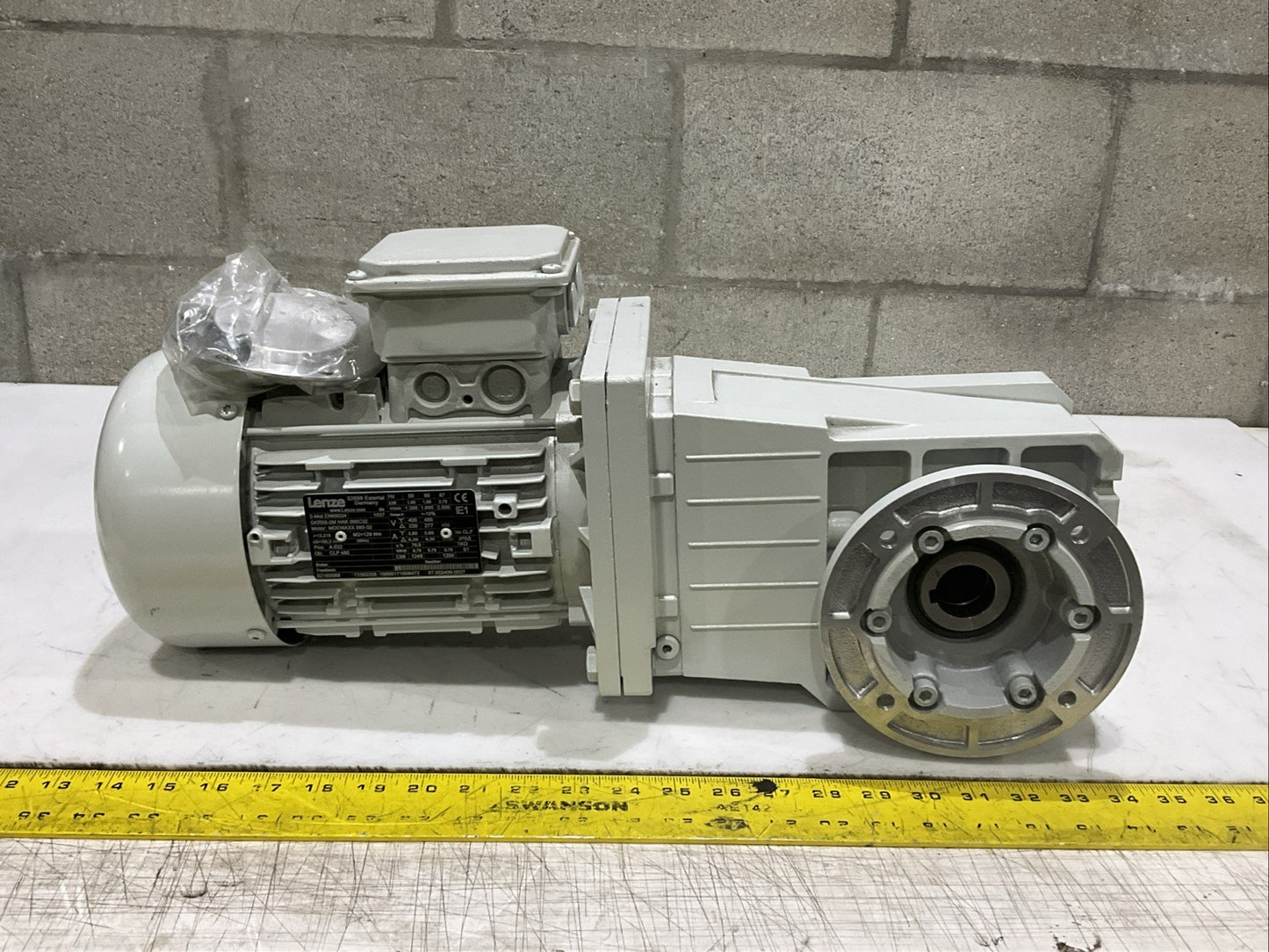 LENZE GKR05-2M HAK 090C32 MDEMAXX 090-32 BEVEL GEAR MOTOR U3S