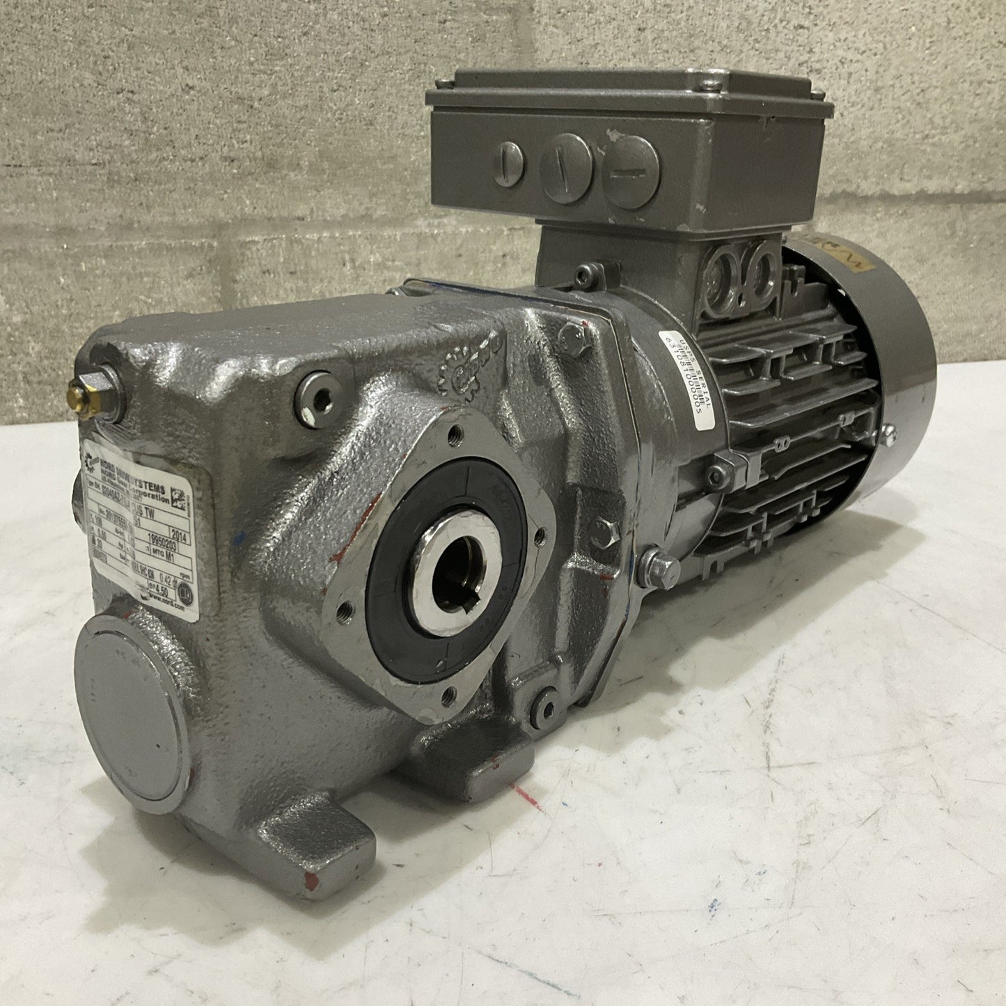 NORD SK71L/4 CUS TW GEAR MOTOR 201375559-200 60 HZ 230/460V 1720RPM .50HP U3S