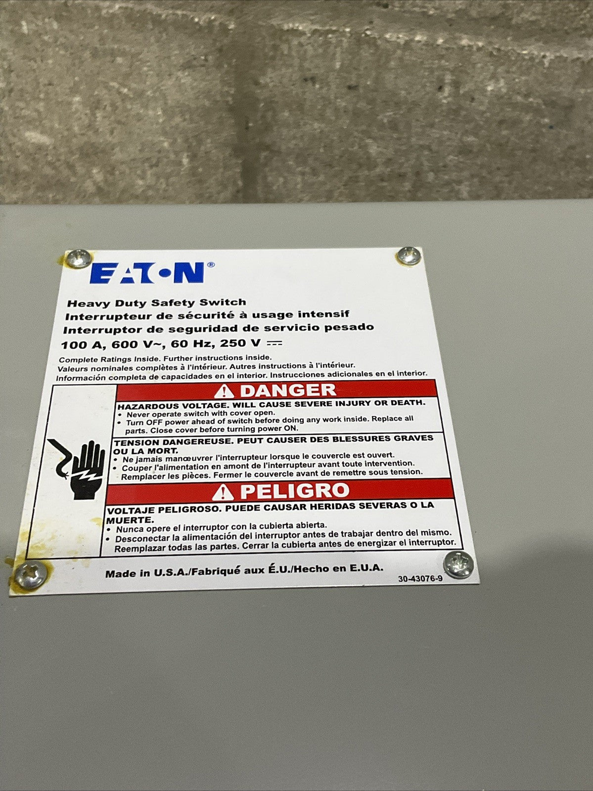 EATON DH363FDKW 2GVM HEAVY DUTY SAFETY SWITCH 100A 600 3 POLE U3S
