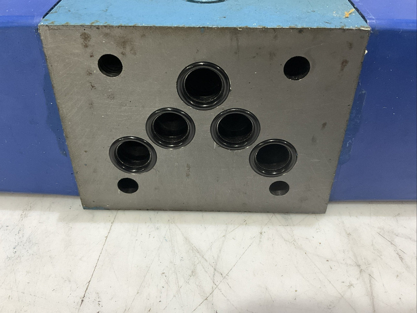 VICKERS 879239 DG4S4 0120 U H 60 SOLENOID DIRECTIONAL VALVE 87917 25VDC 1.8A Z2M