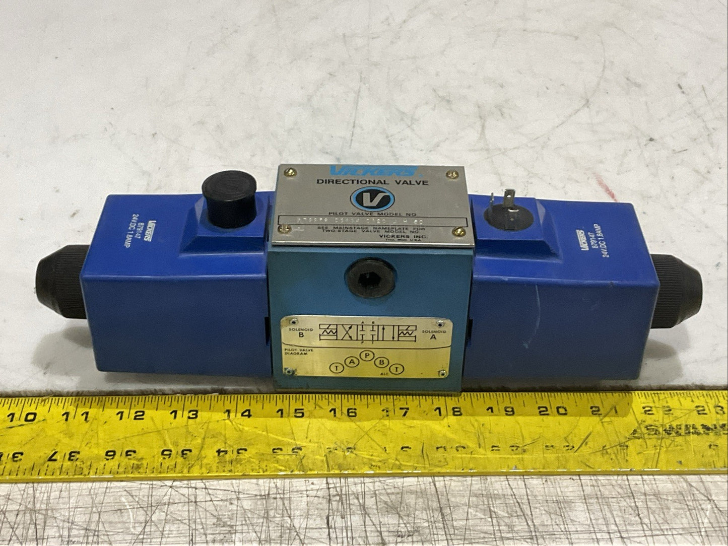 VICKERS 879239 DG4S4 0120 U H 60 SOLENOID DIRECTIONAL VALVE 87917 25VDC 1.8A Z2M