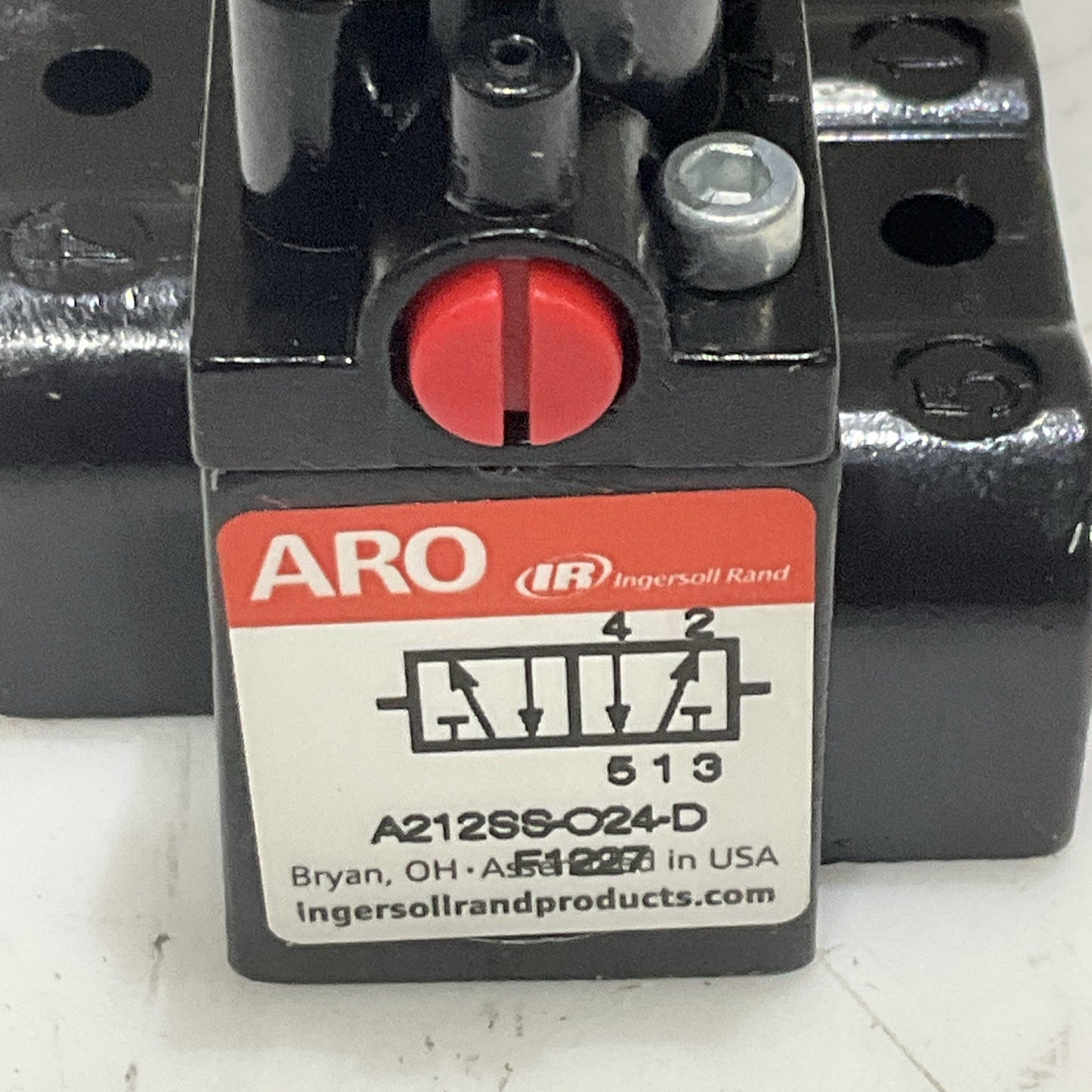 ARO IR A212SS-024-D SOLENOID VALVE 4-WAY 2-POSITION 24VDC 1/4 NOT Z2M