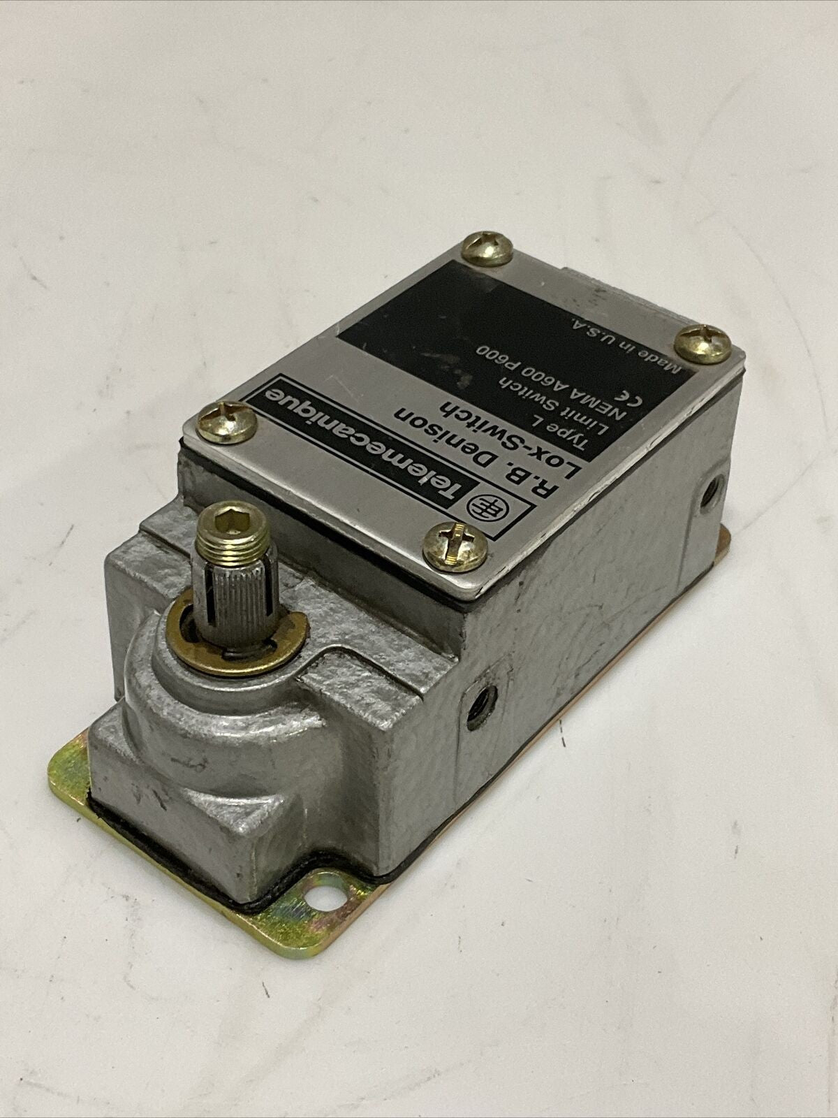 TELEMECANIQUE L100WS2M1 KIMIT SWITCH TYPE L 479