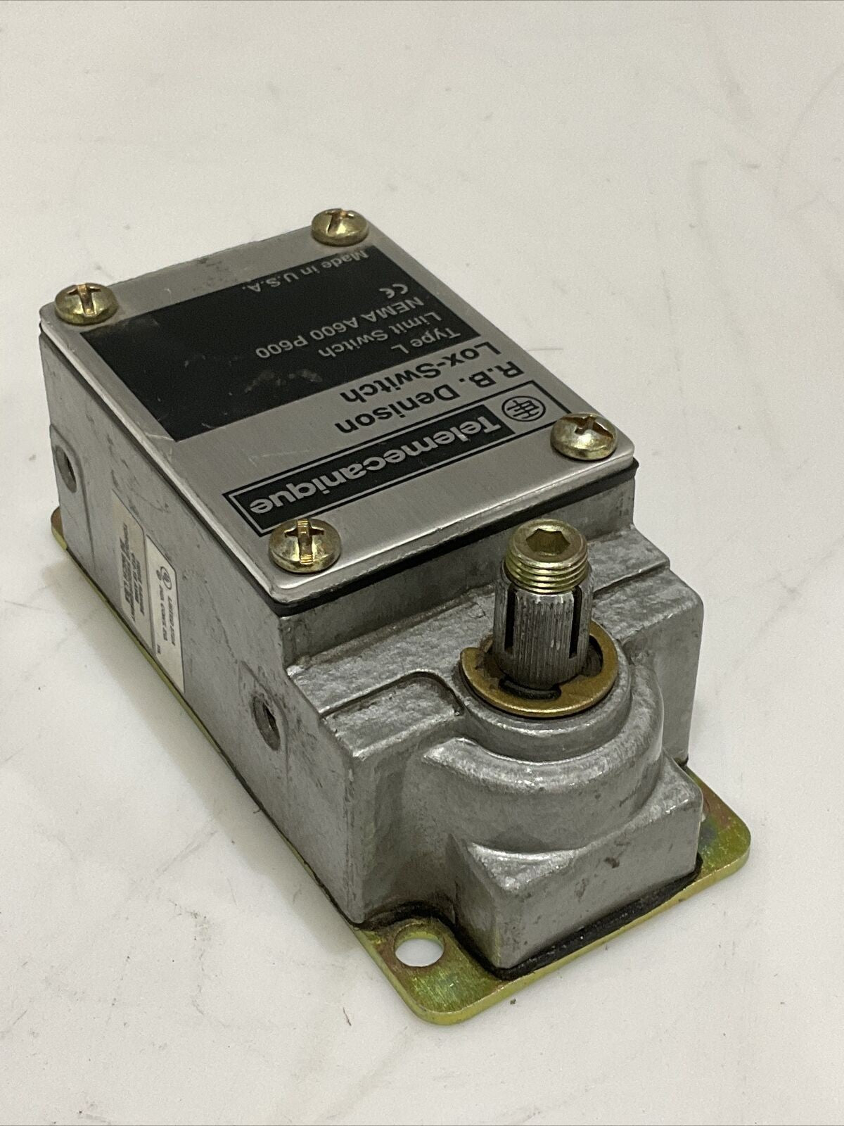 TELEMECANIQUE L100WS2M1 KIMIT SWITCH TYPE L 479