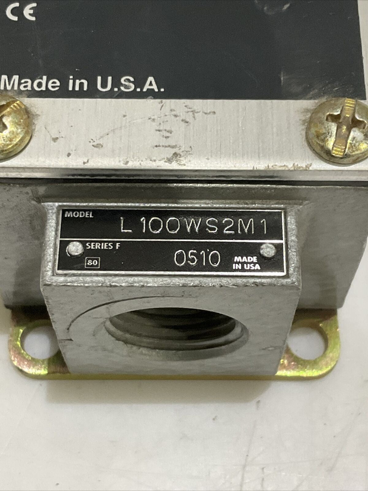 TELEMECANIQUE L100WS2M1 KIMIT SWITCH TYPE L 479