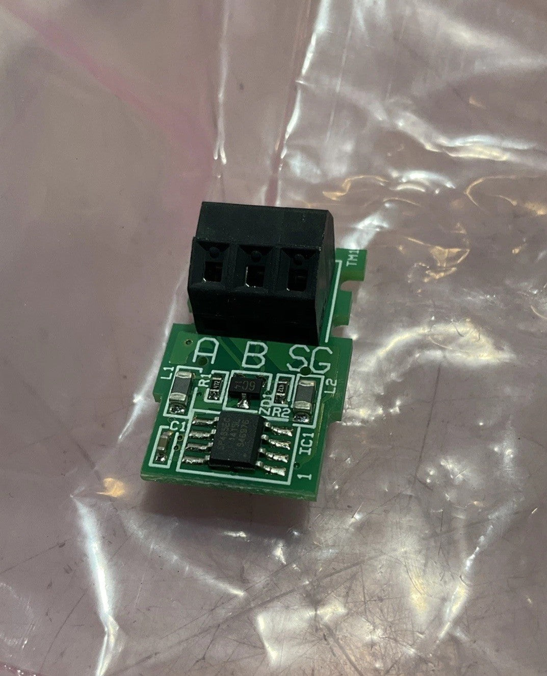 SCHNEIDER ELECTRIC TWDNAC485T INTERFACE ADAPTER & PROGRAMMABLE CONTROLLER RM6