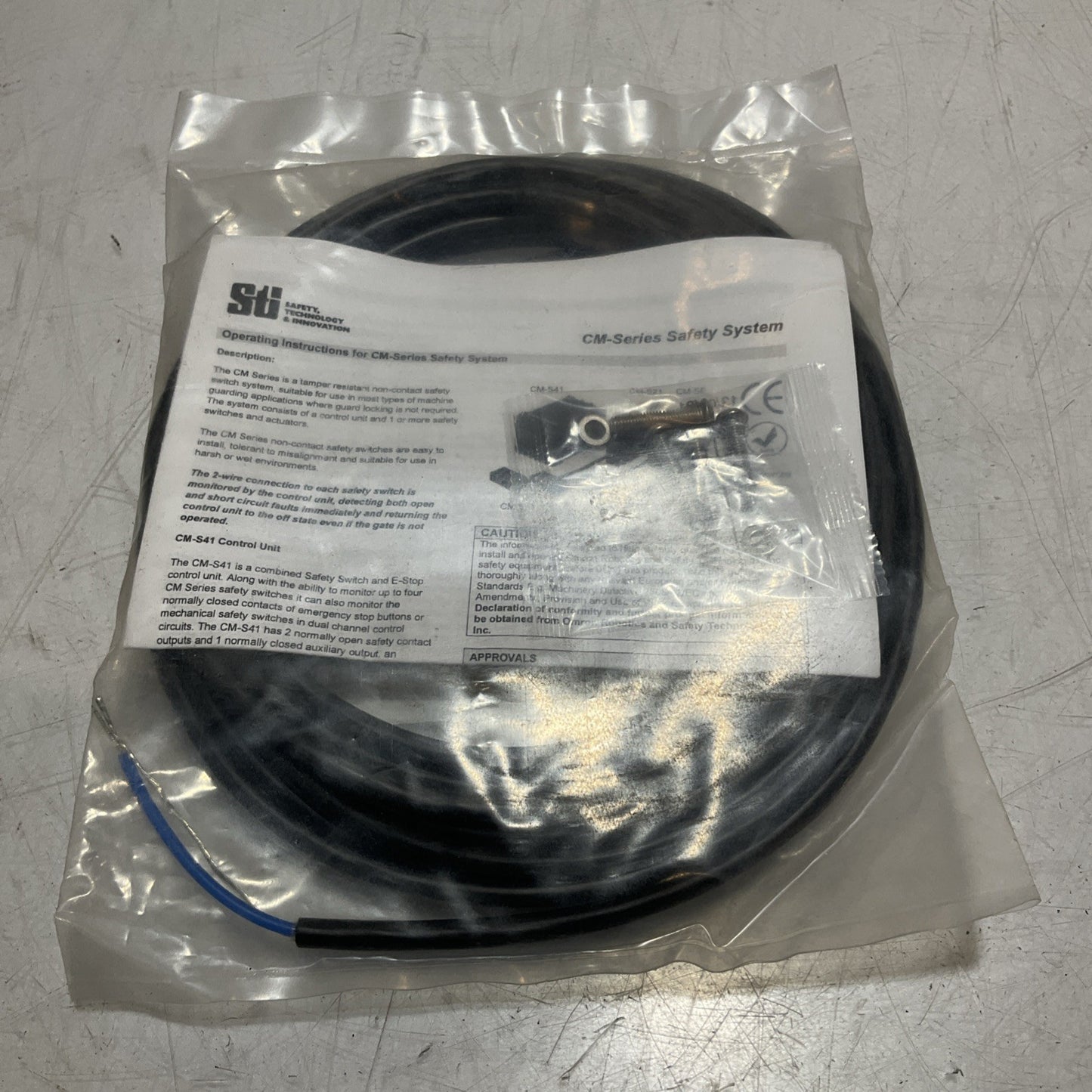 STJ - OMRON STI 44536-3105 CM-S31SC5 INTERLOCK SWITCH ACTUATOR PRE-WIRED U4M