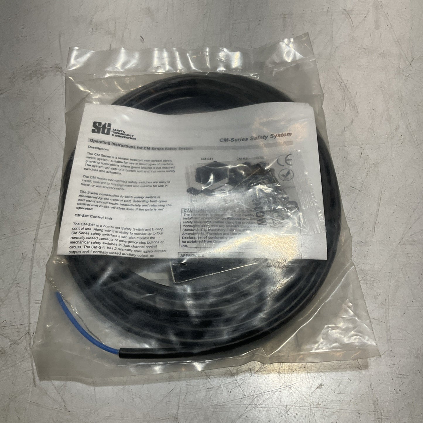 STJ - OMRON STI 44536-3105 CM-S31SC5 INTERLOCK SWITCH ACTUATOR PRE-WIRED U4M