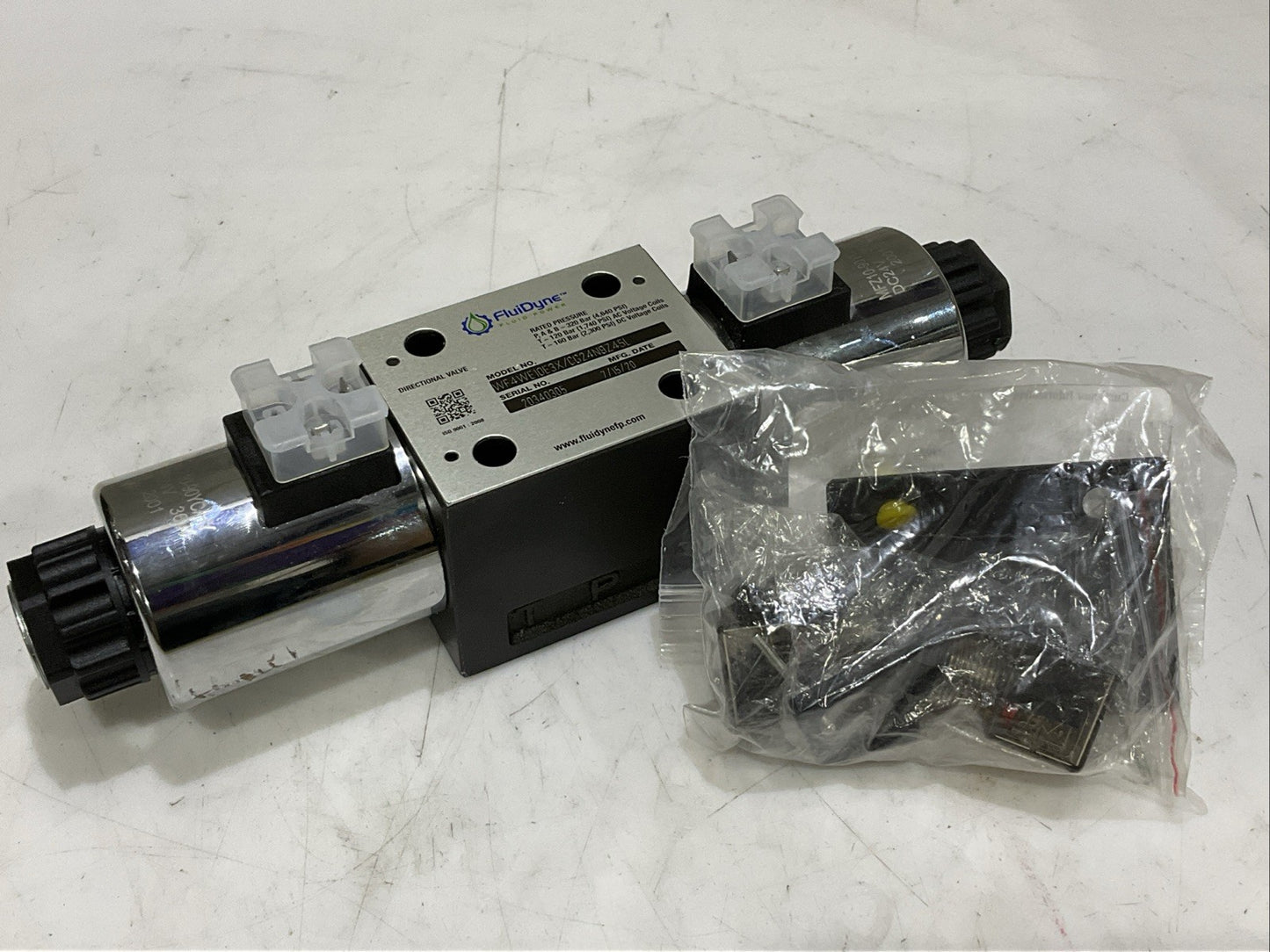 FLUIDYNE WF4WE10E3X/CG24N9Z45L DIRECTIONAL CONTROL VALVE MFZ10-90YC/HY Z2M