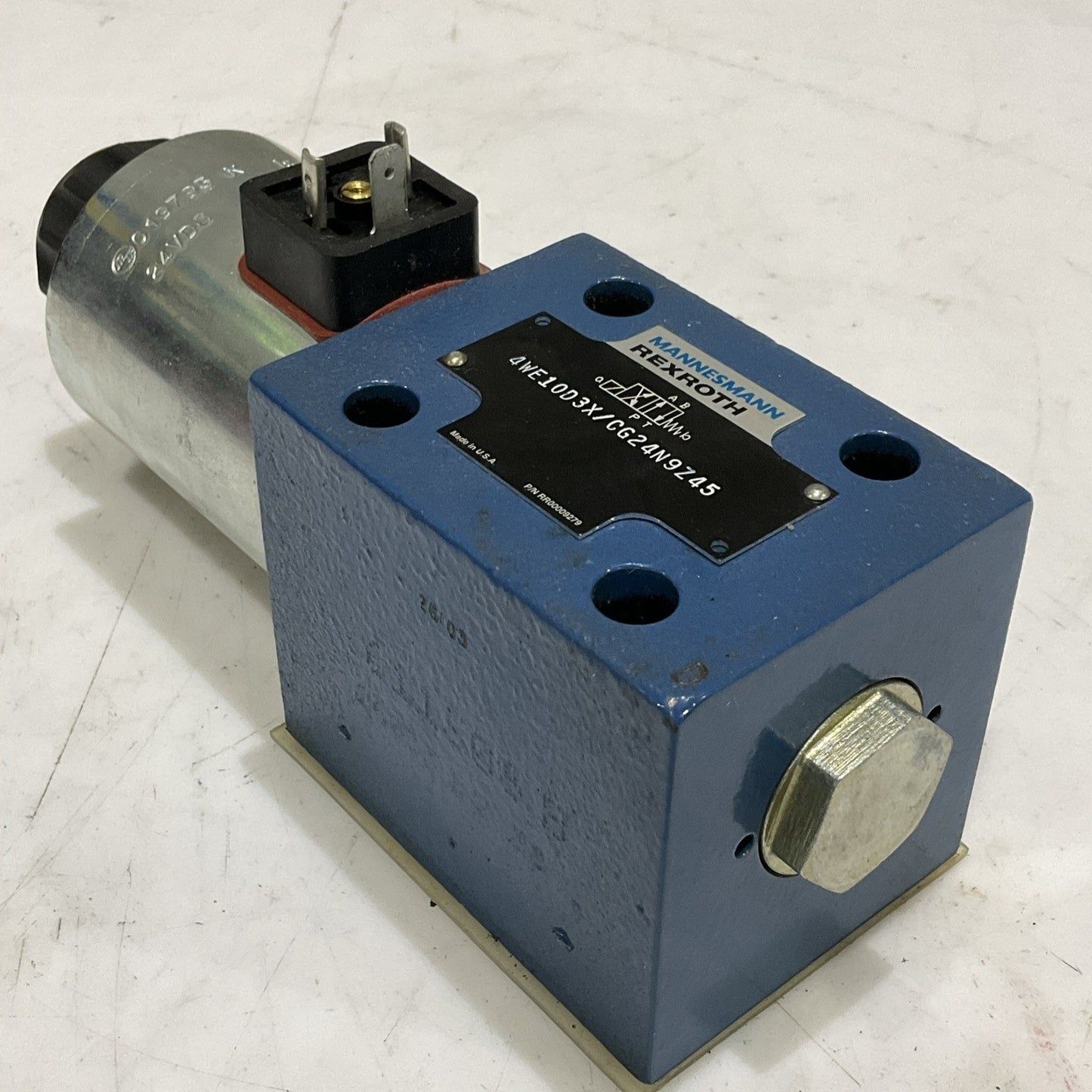 MANNESMANN REXROTH 4WE10D3X/CG24N9Z45 RR00009279 DIRECTIONAL SPOOL VALVE Z2M