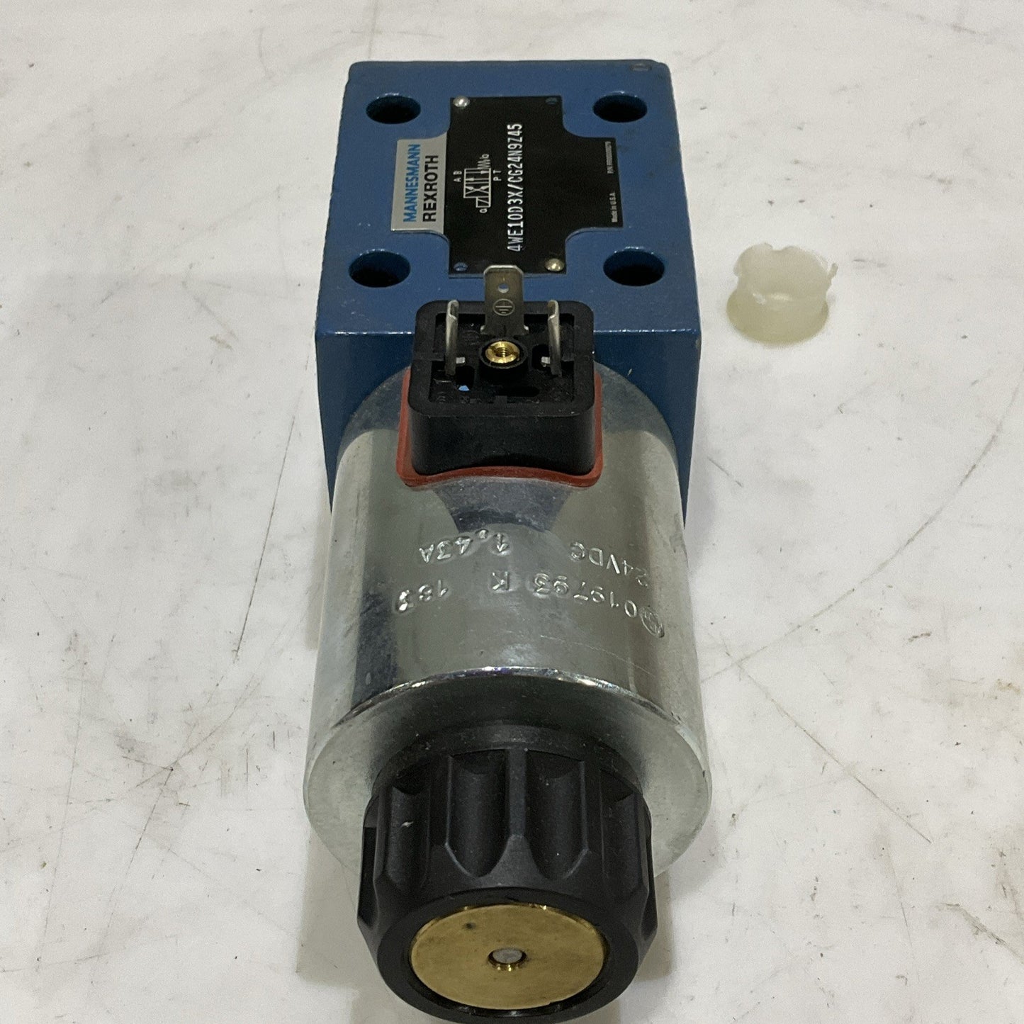 MANNESMANN REXROTH 4WE10D3X/CG24N9Z45 RR00009279 DIRECTIONAL SPOOL VALVE Z2M