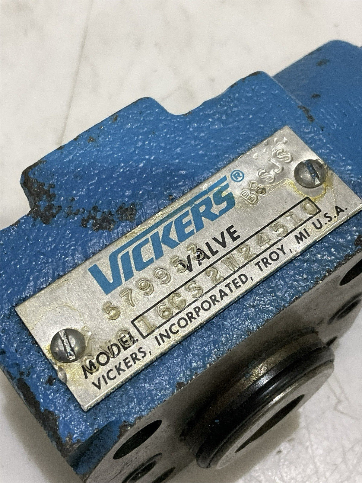 VICKERS CVC 16CS2W24510 579953 VALVE Z2M