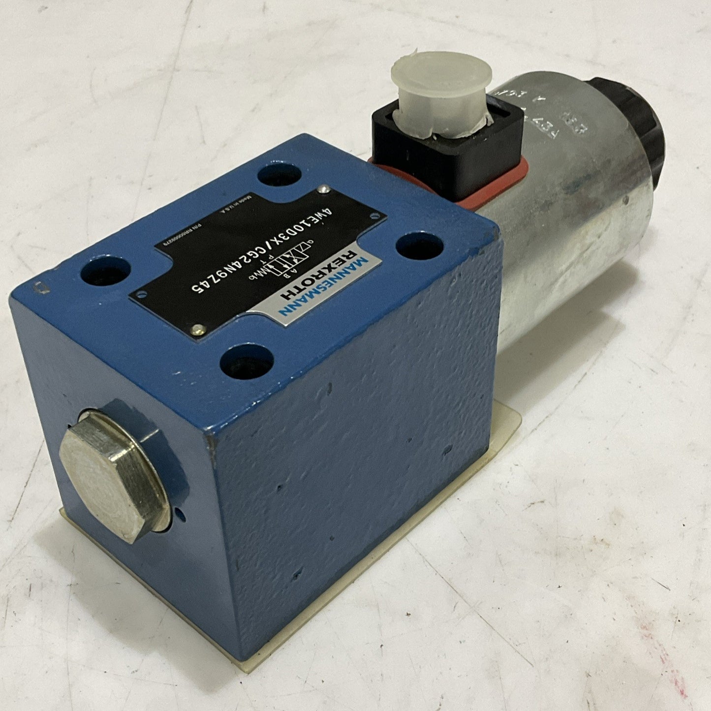 MANNESMANN REXROTH 4WE10D3X/CG24N9Z45 RR00009279 DIRECTIONAL SPOOL VALVE Z2M