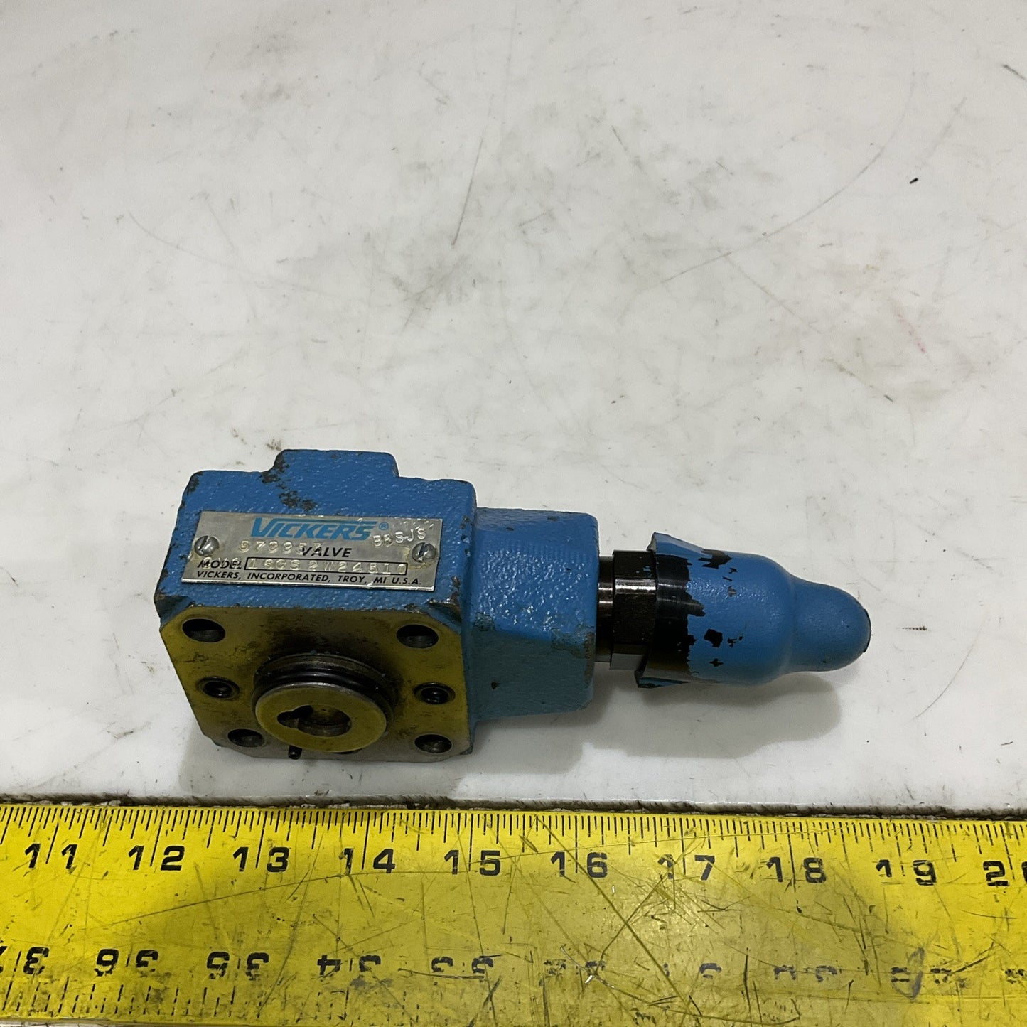 VICKERS CVC 16CS2W24510 579953 VALVE Z2M
