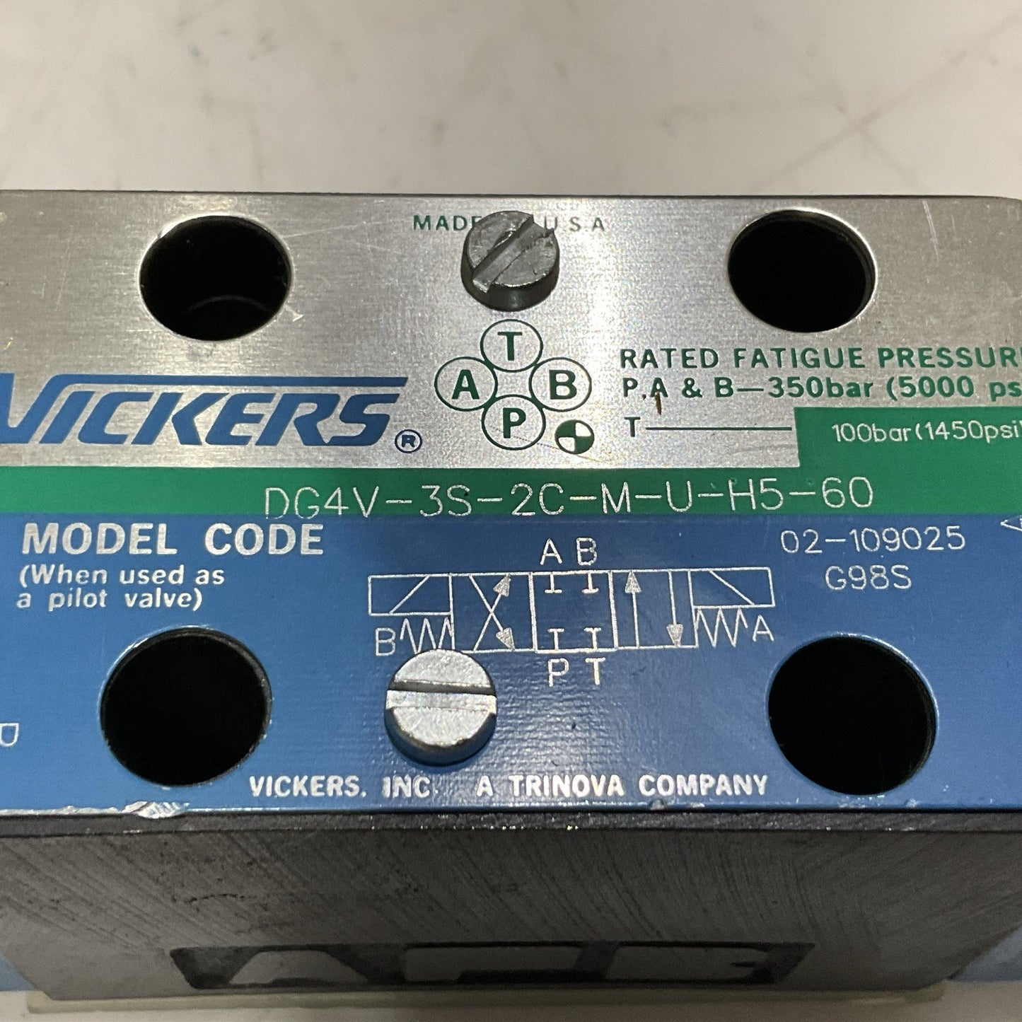 VICKERS DG4V-3S-2C-ZUM-U-H5-60 SOLENOID DIRECTIONAL VALVE Z2M