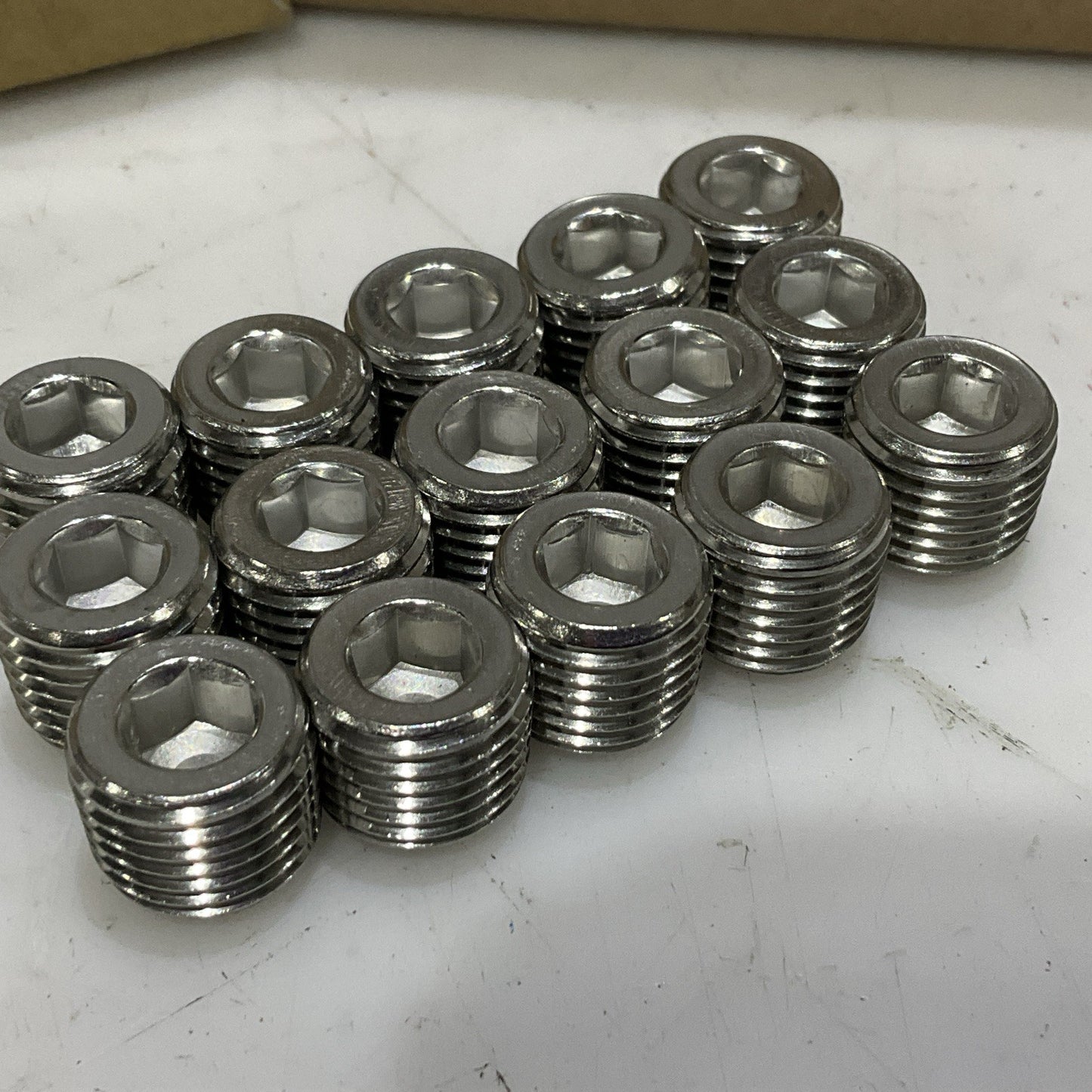PARKER 1/4 HHP-SS HOLLOW HEX PLUG LOT OF 45 Z2M