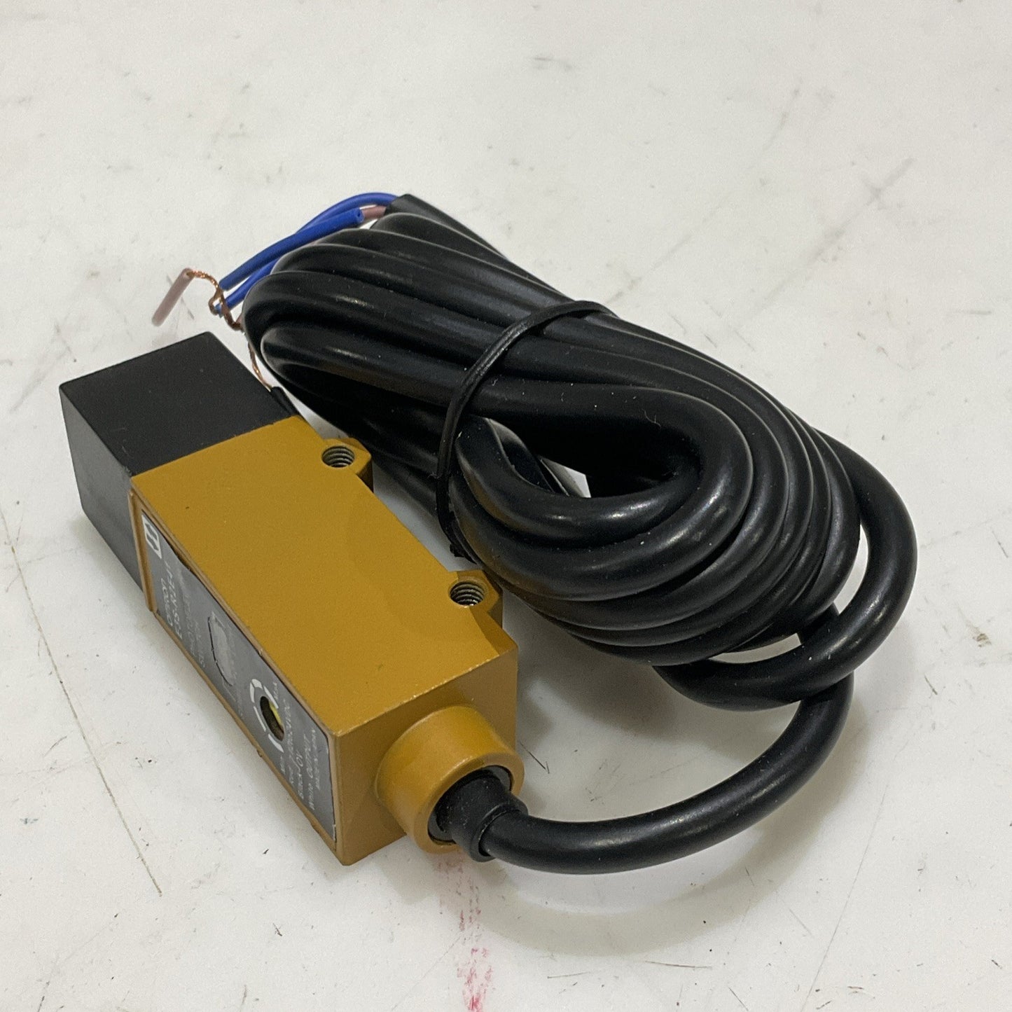 OMRON E3S-R2E41 PHOTOELECTRIC SWITCH 24 VDC Z2M