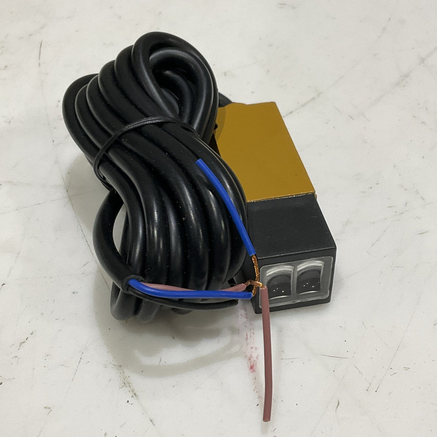 OMRON E3S-R2E41 PHOTOELECTRIC SWITCH 24 VDC Z2M