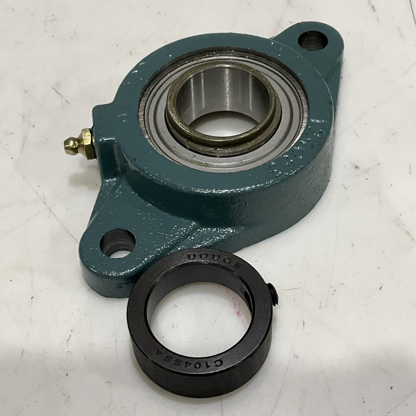 DODGE 131744 F2B-SXV-104S FLANGE MOUNT BALL BEARING UNIT 2-BOLT 1 1/4 BORE Z2M