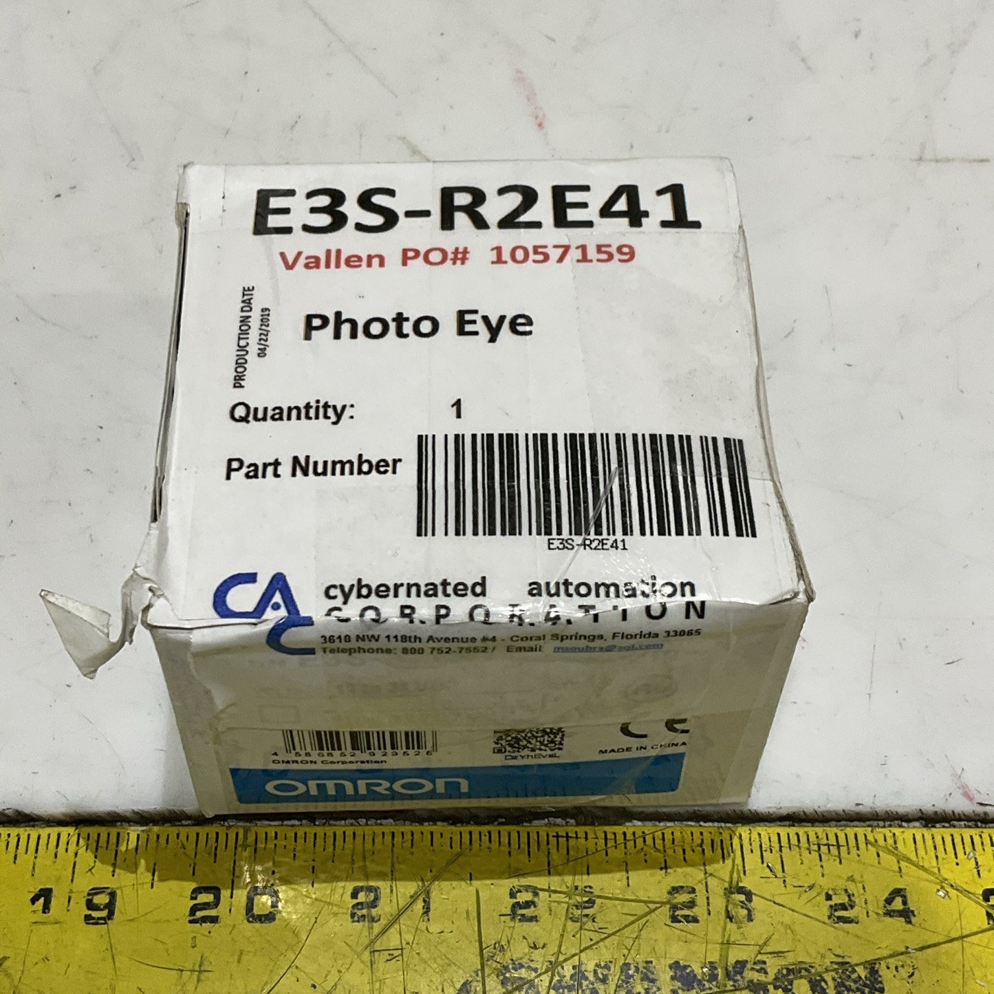OMRON E3S-R2E41 PHOTOELECTRIC SWITCH 24 VDC Z2M