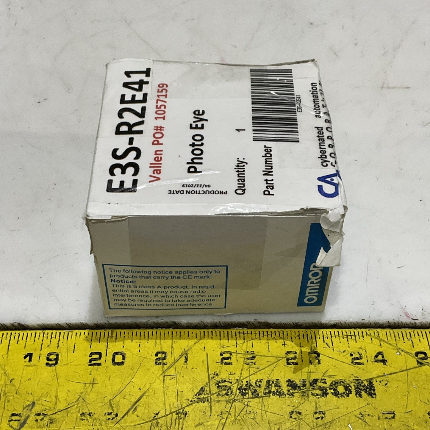 OMRON E3S-R2E41 PHOTOELECTRIC SWITCH 24 VDC Z2M