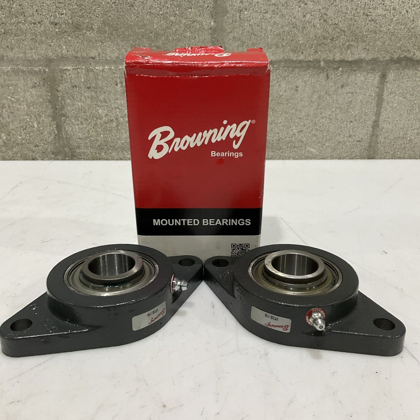 BROWNING VF2E-118 FLANGE MOUNTED BALL BEARING 2 BOLT 1 1/8 IN LOT OF 2 Z2M